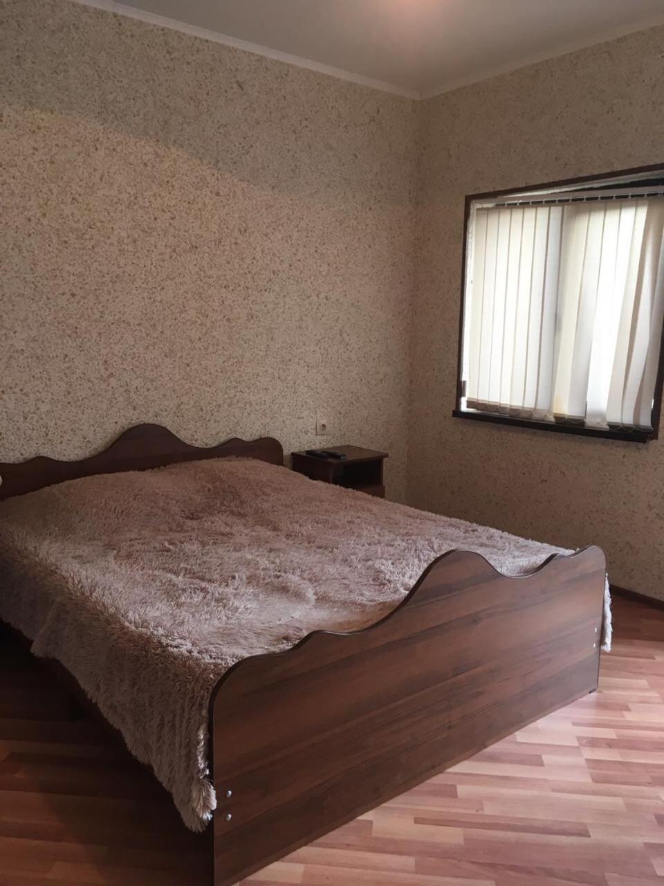 Esnat Guest House Титова 25А Sukhumi Ngoại thất bức ảnh